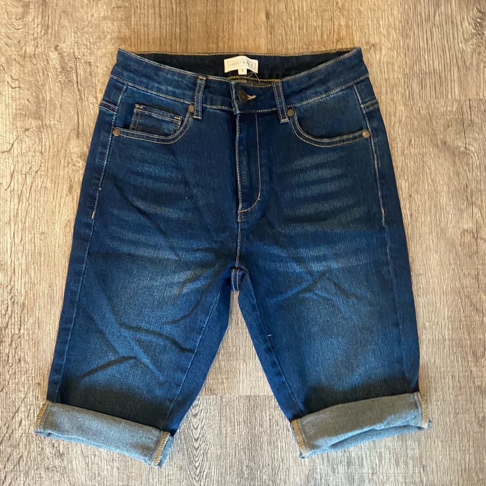 Midlength shorts